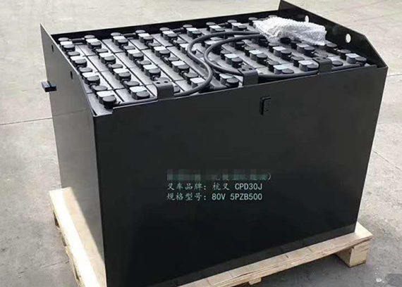 电动叉车蓄电池串联使用需通过装置进行保护